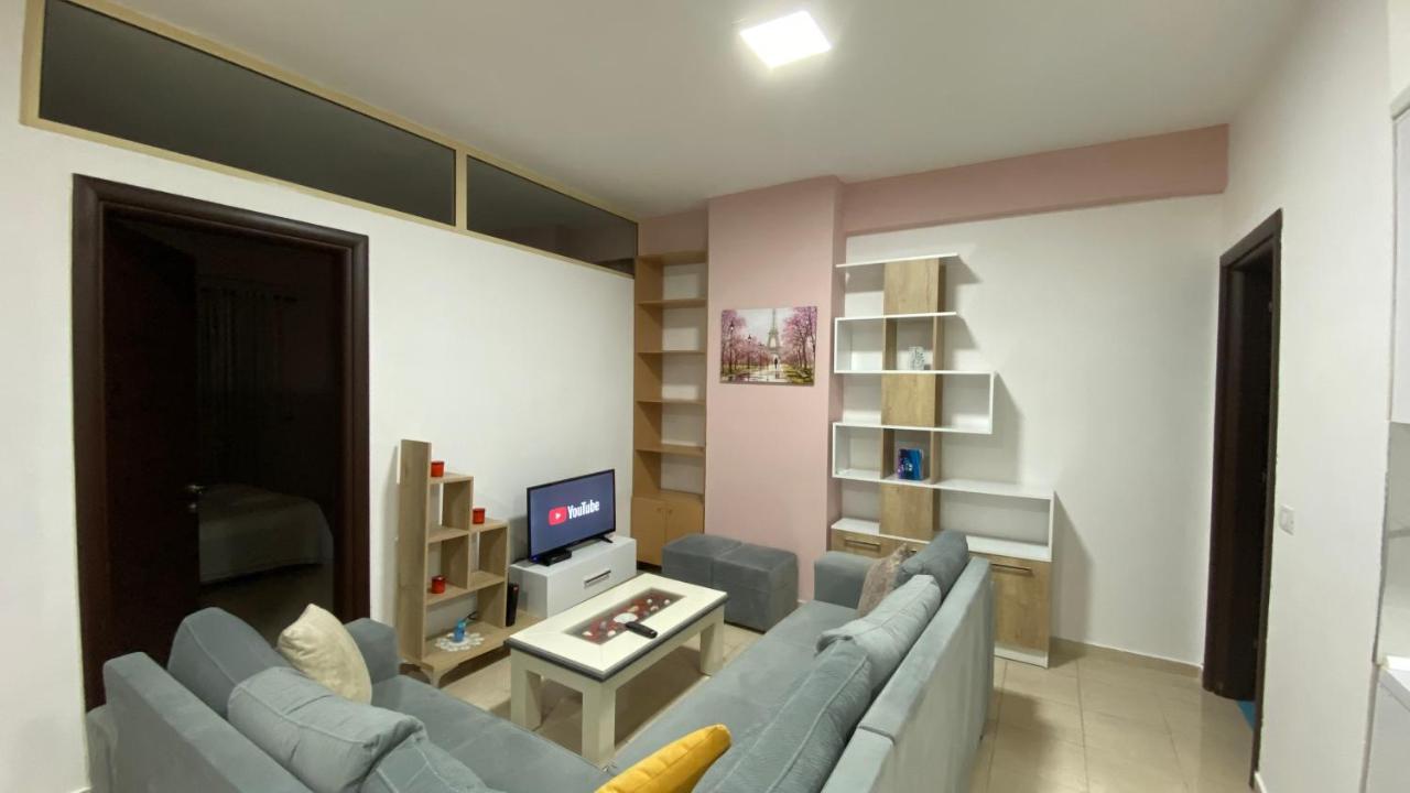Ona'S Apartments Lushnje ภายนอก รูปภาพ